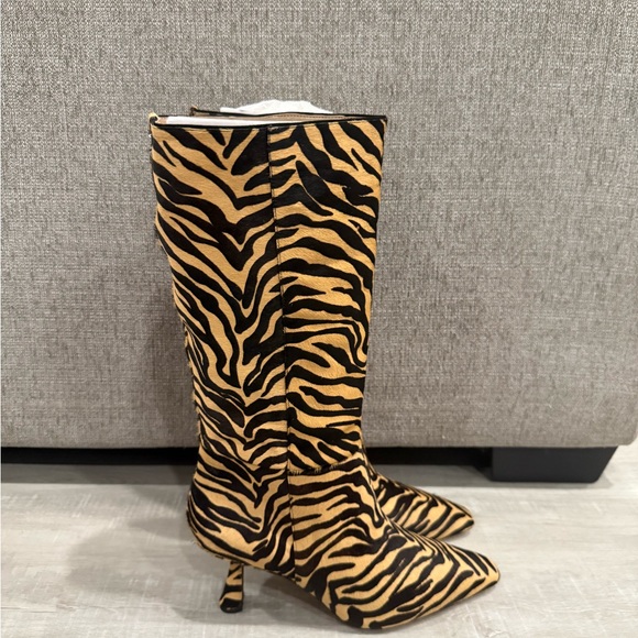 Zebra Print Knee-High Boots - Picture 4 of 5